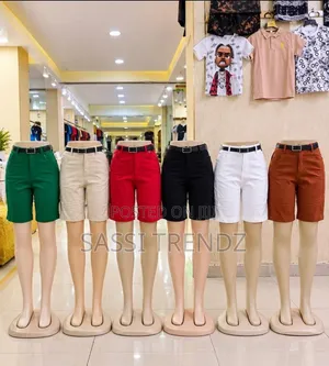 Khaki Shorts With a Belt