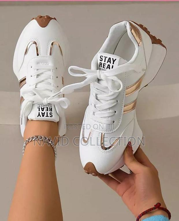 Comfortable Fit Sneaker - thumbnail 2