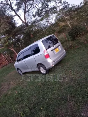 Toyota Noah 2009 Silver