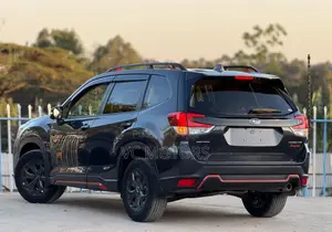 Subaru Forester Premium AWD 2019 Black
