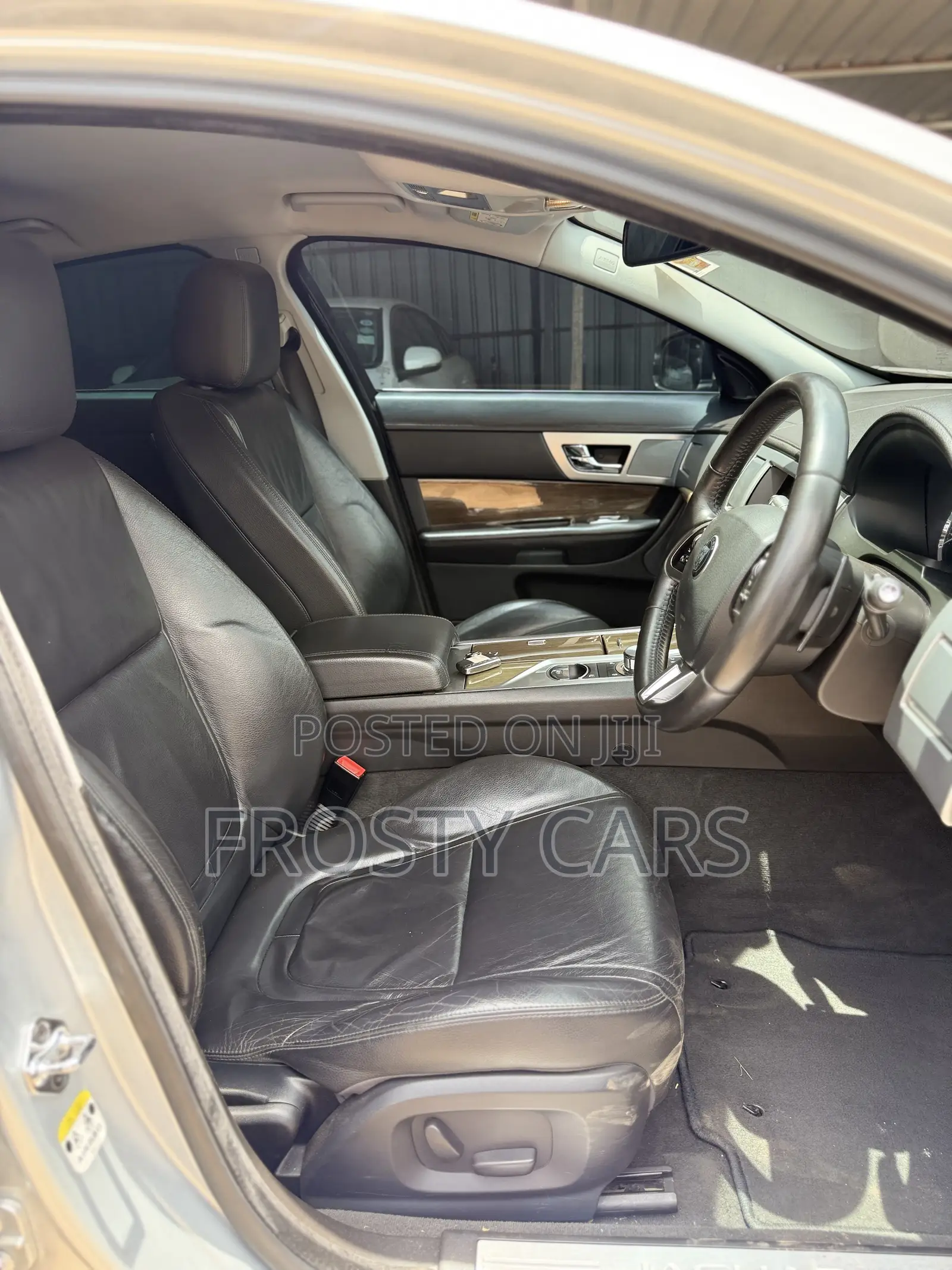 Jaguar XF 2016 Silver