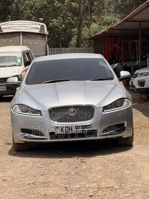 Jaguar XF 2016 Silver