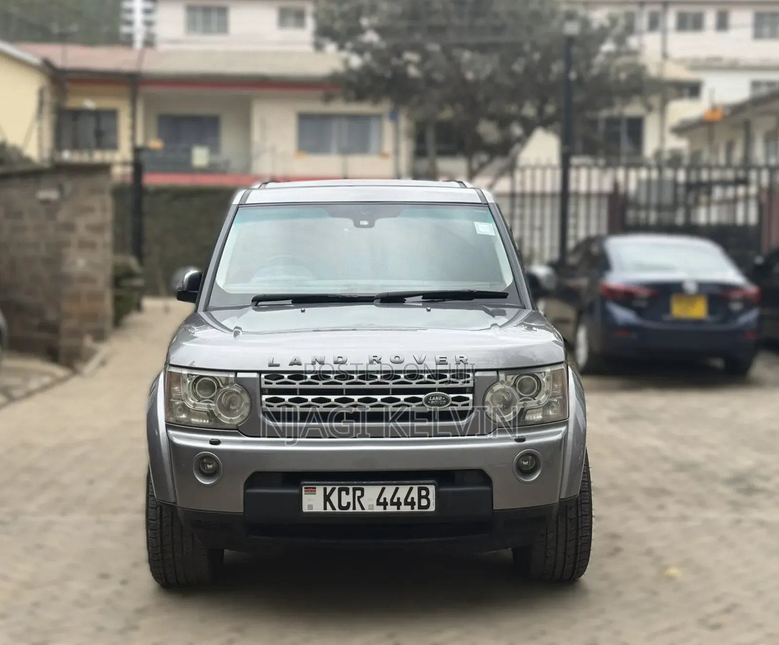 Land Rover Discovery 2011 Gray