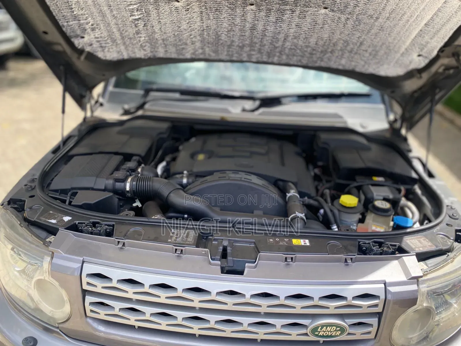 Land Rover Discovery 2011 Gray
