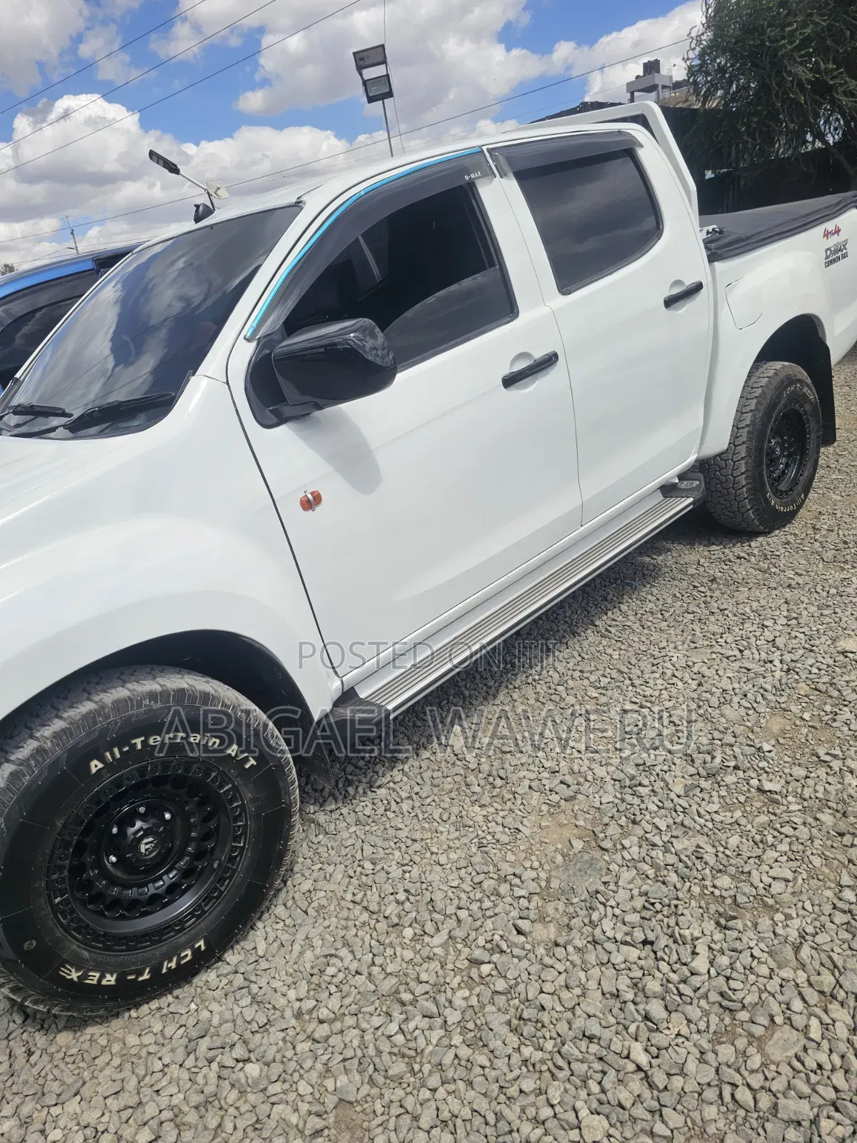 Isuzu D-MAX 2015 White