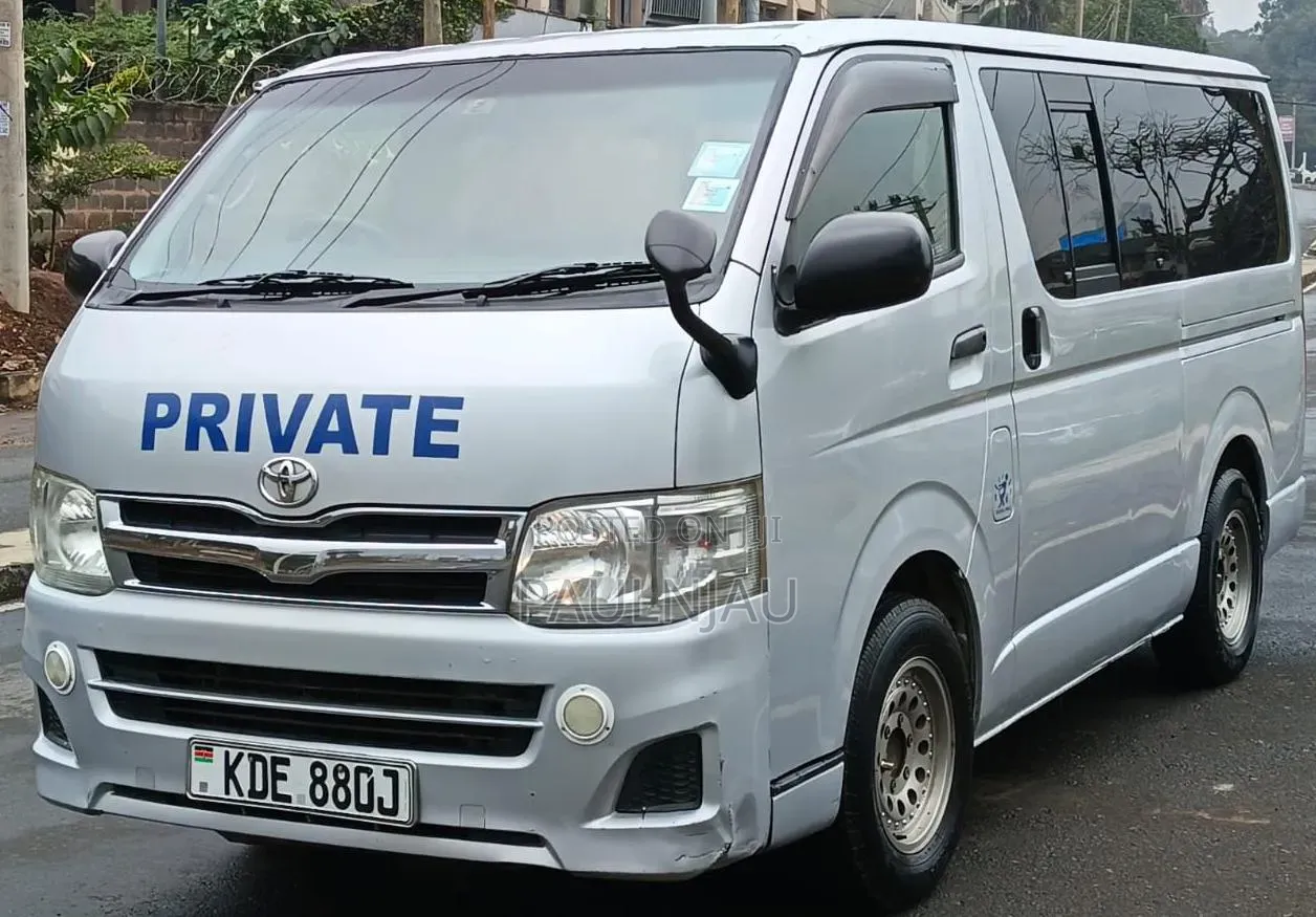 Toyota HiAce 2016 Silver