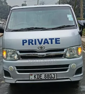 Toyota HiAce 2016 Silver