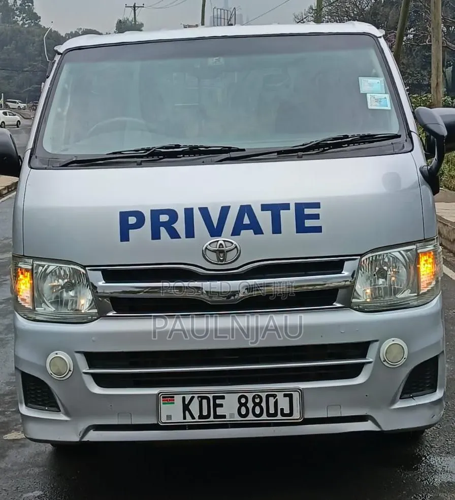 Toyota HiAce 2016 Silver