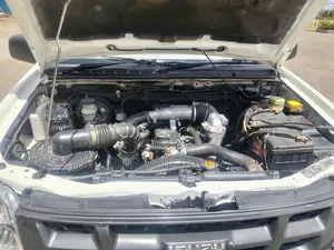 Isuzu D-MAX 2008 Off white