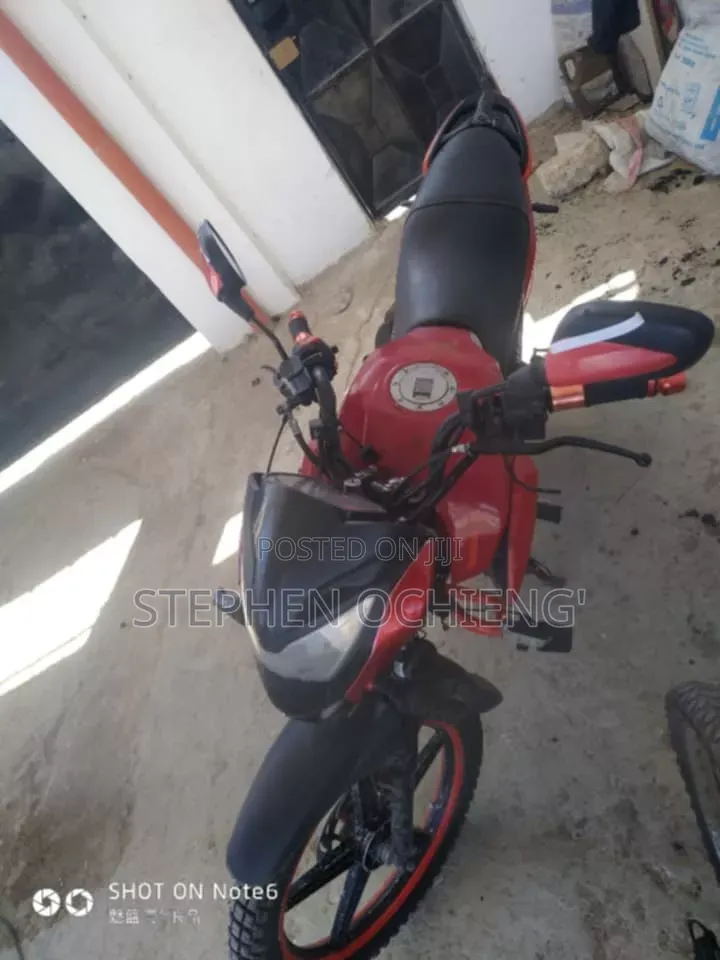MTR MTR CB200 2023 Red