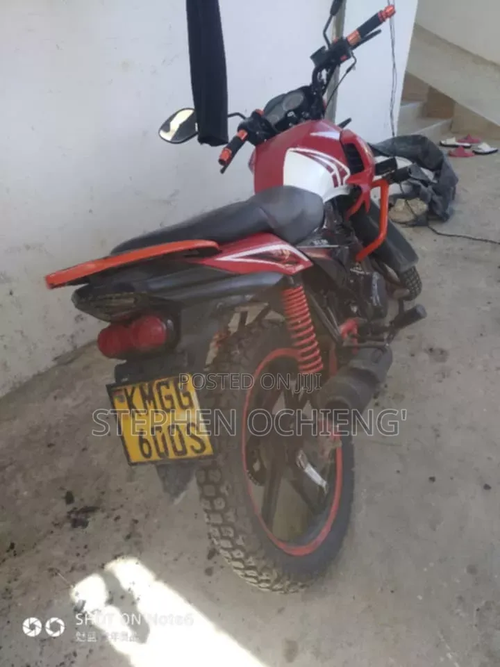 MTR MTR CB200 2023 Red