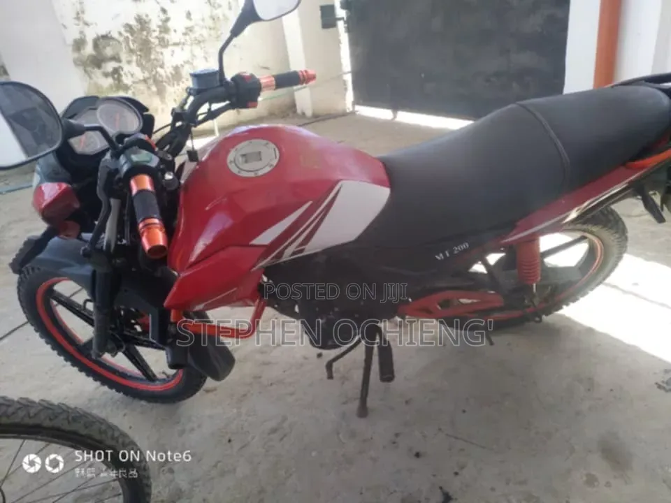 MTR MTR CB200 2023 Red