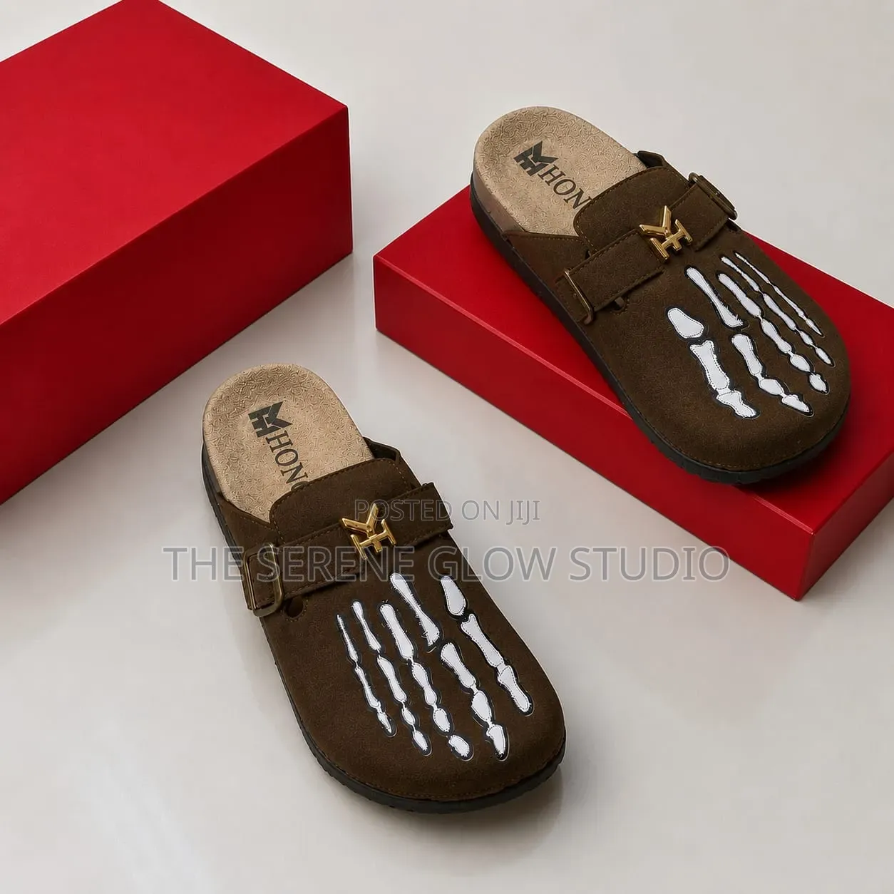 Clogs 
Size 40_________45.
Price *Ksh1000*