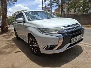 Mitsubishi Outlander 2018 White