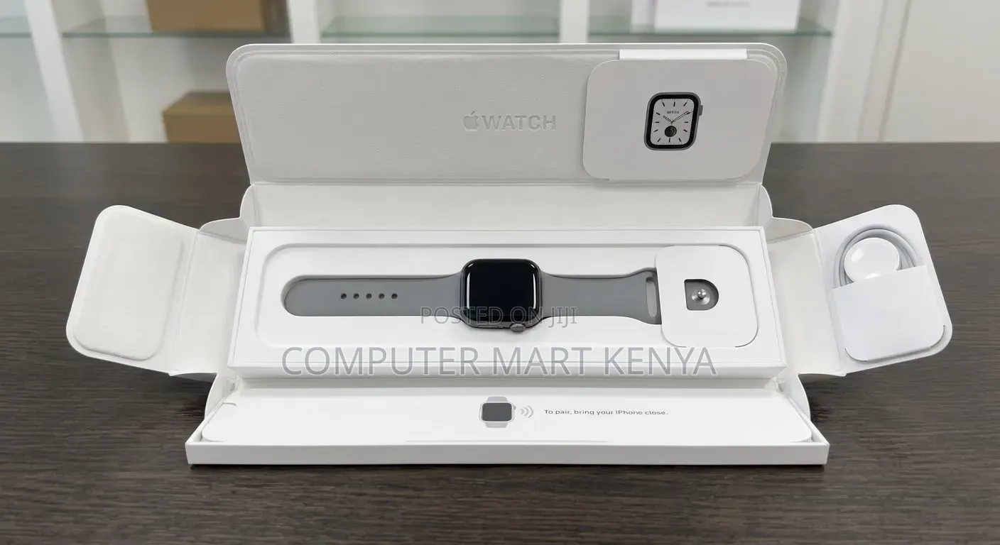 Apple Watch Series 11 (46mm) GPS / Cellular – Complete in Box