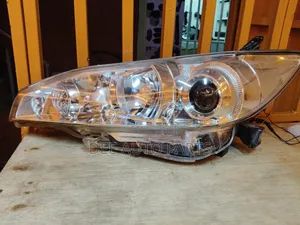 Wish 2010 Headlight