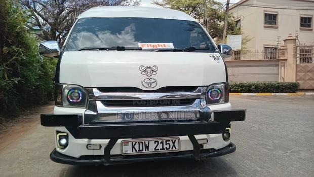Toyota HiAce 2020 White - thumbnail 2