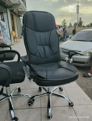 Recliner Leather Provides Office Chair