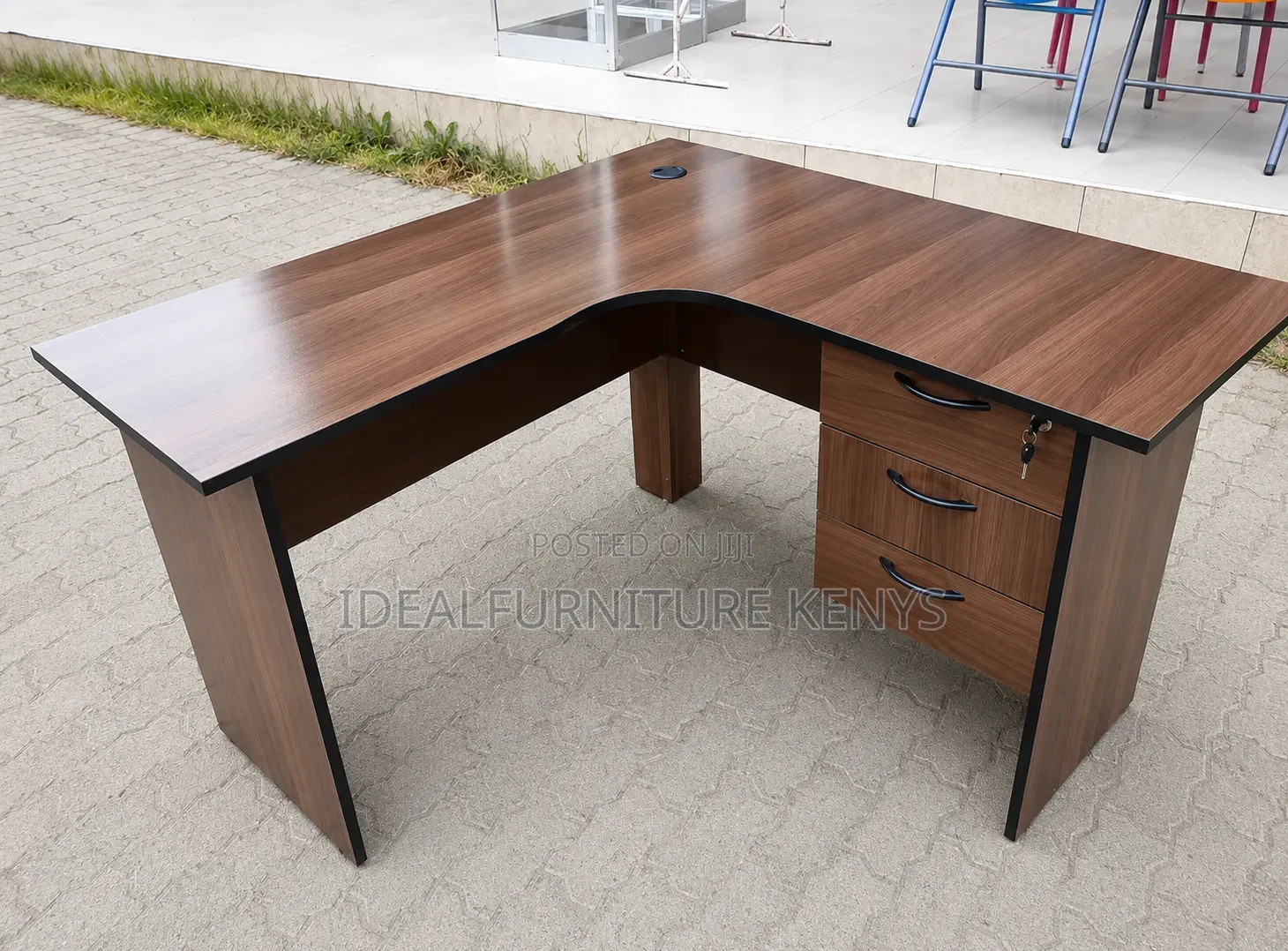Executive L-Shaped Office Desk With 3-Drawer Lockable Pedestal