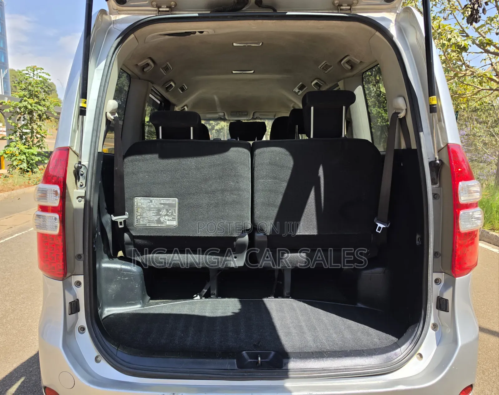 Toyota Noah 2012 Silver