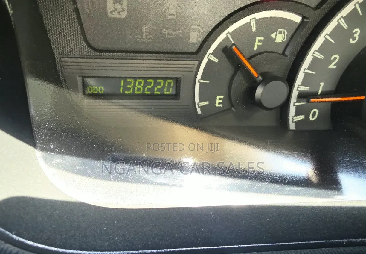 Toyota Noah 2012 Silver