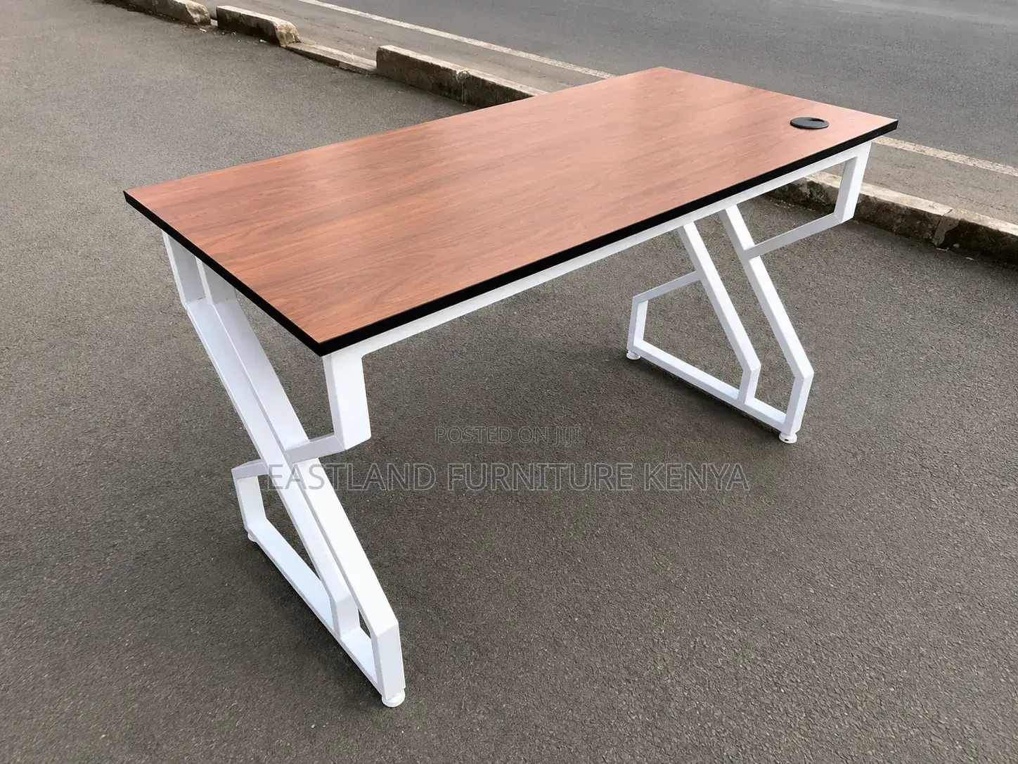 Modern Executive Office Desk – Wood Top With White Z-Frame Legs