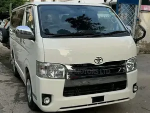 Toyota HiAce 2019 White