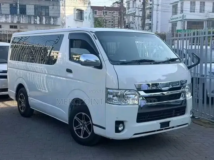 Toyota HiAce 2019 White