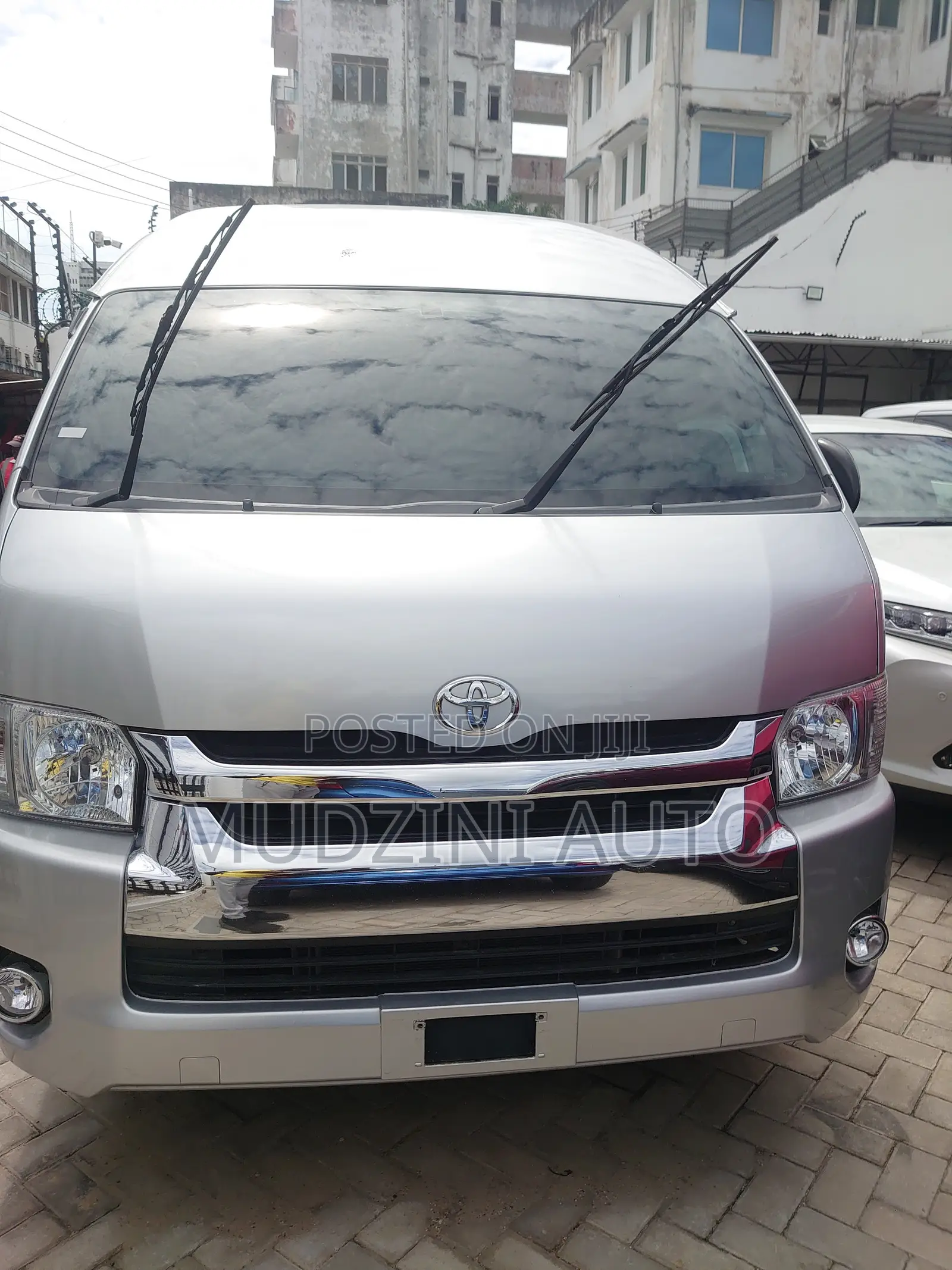 Toyota HiAce 2019 Silver