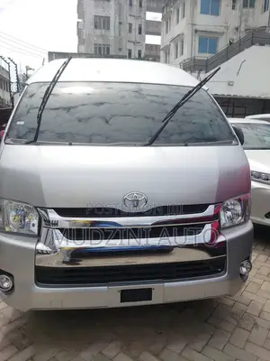 Toyota HiAce 2019 Silver