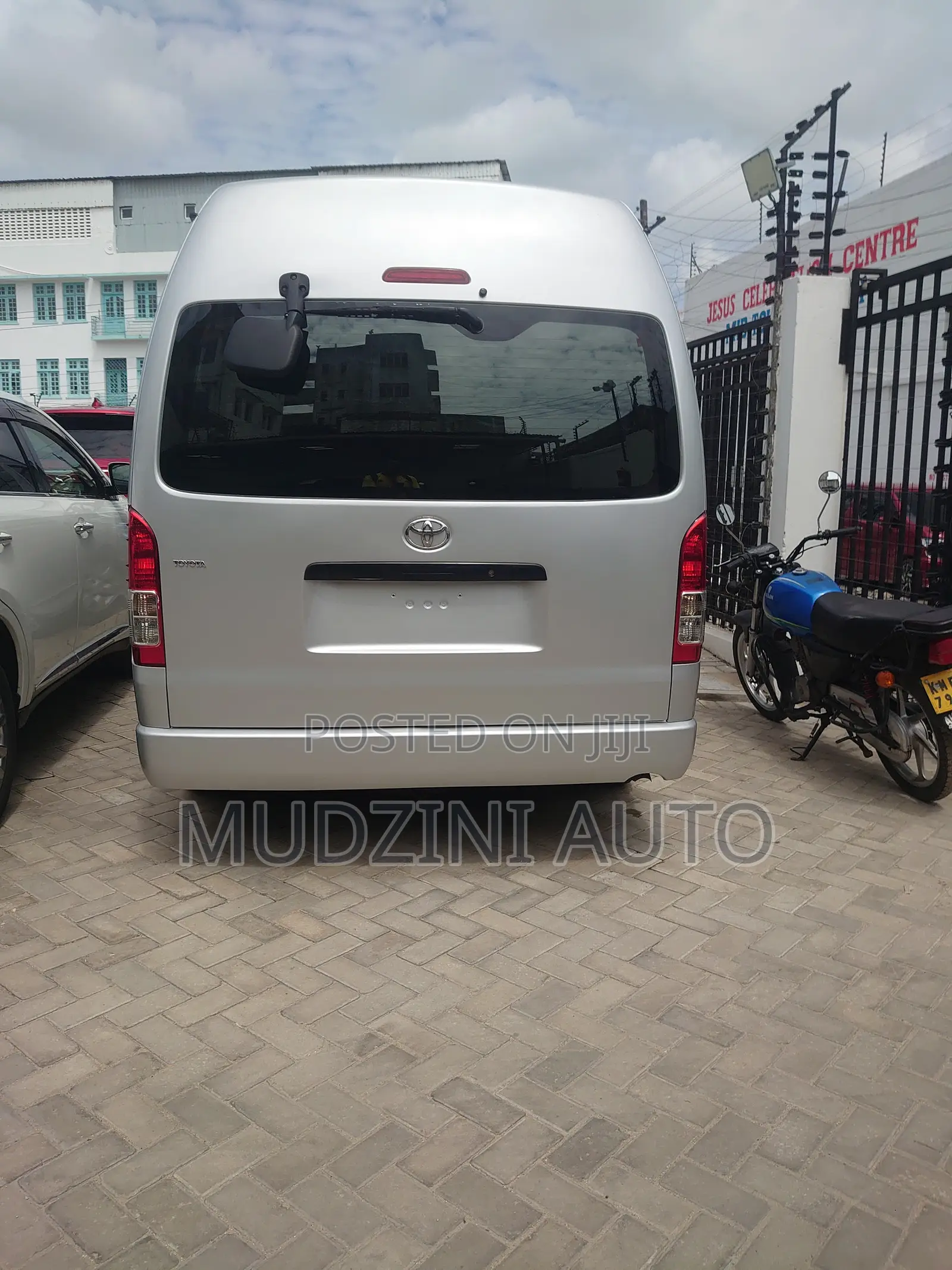 Toyota HiAce 2019 Silver