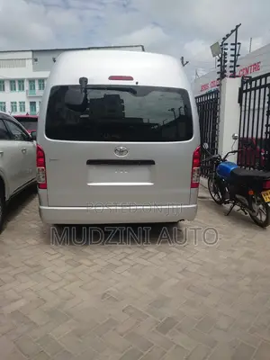 Toyota HiAce 2019 Silver