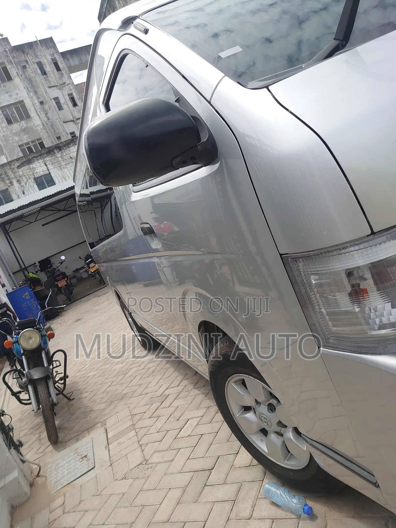 Toyota HiAce 2019 Silver