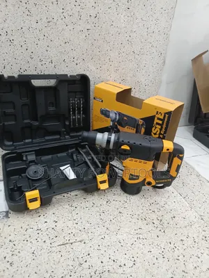 Powerful Worksite Rotary Hammer Drill
