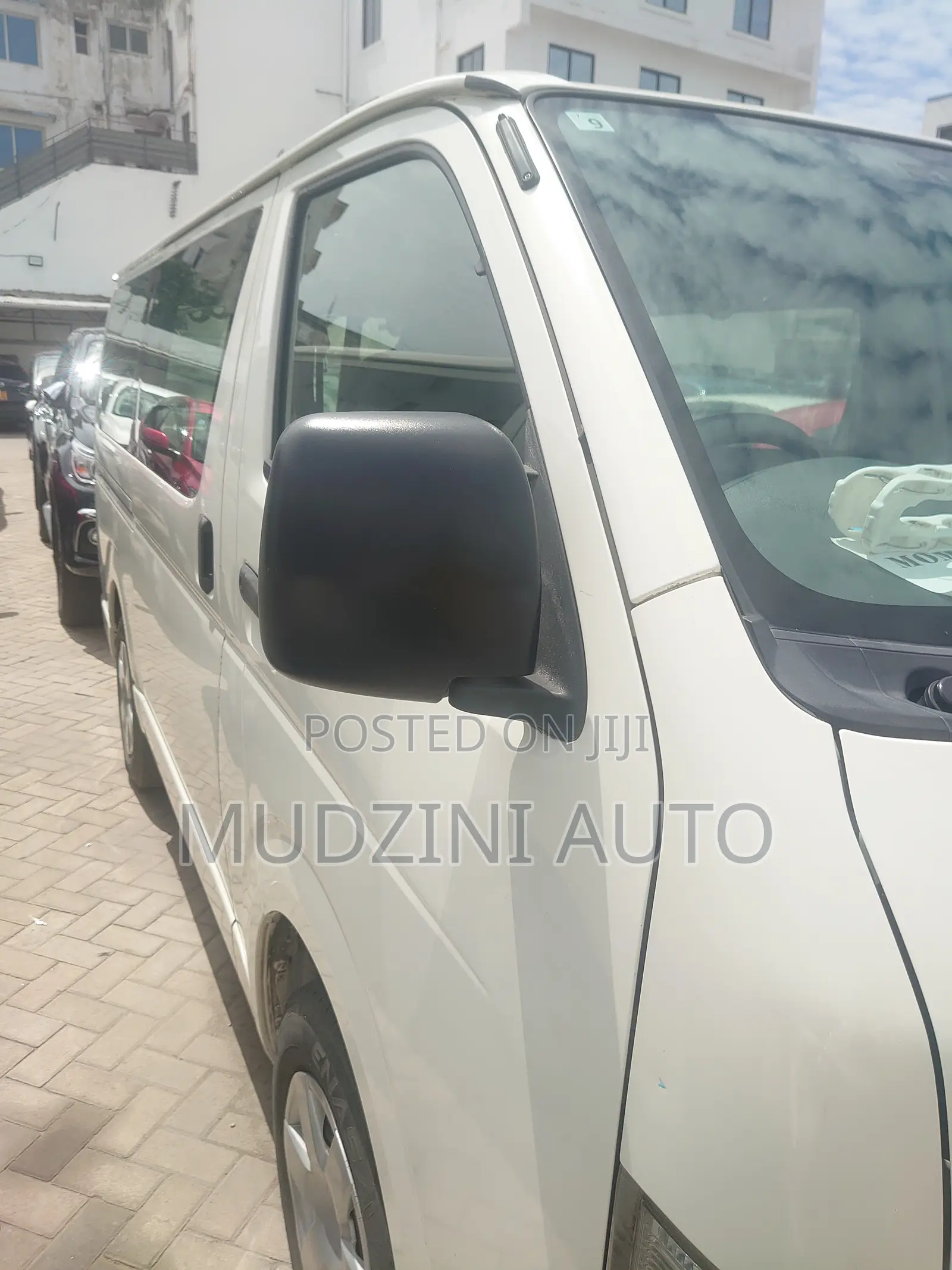 Toyota HiAce 2019 White