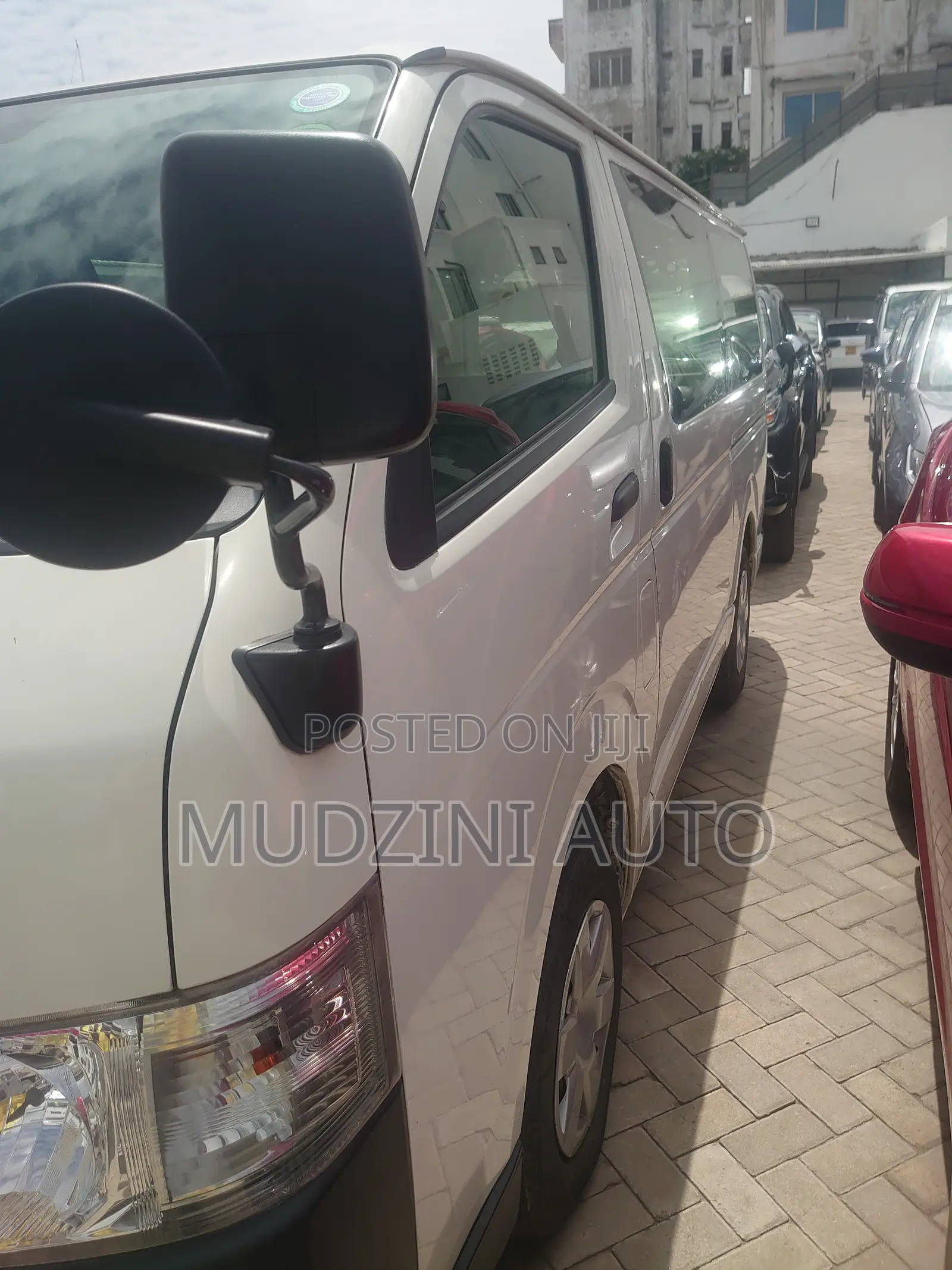 Toyota HiAce 2019 White