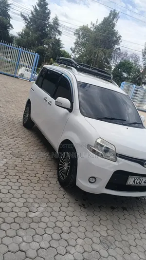 Toyota Sienta 2012 White