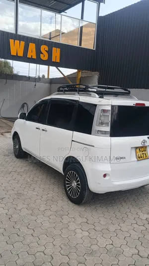 Toyota Sienta 2012 White