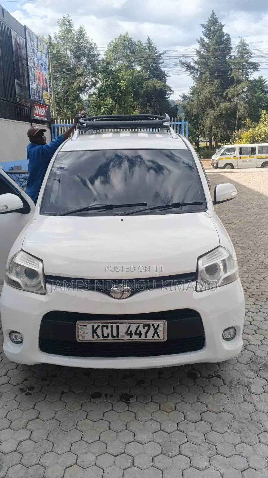 Toyota Sienta 2012 White