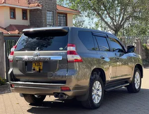 Toyota Land Cruiser Prado 2016 Off white