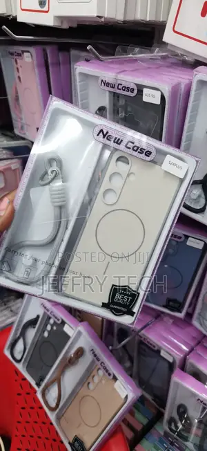 Matte MagSafe Case With a Hand Strap for the Samsung Galaxy S24 Plus