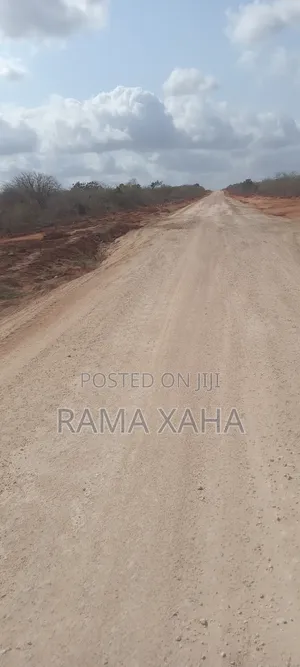 100 Acres for Sale at Bombi