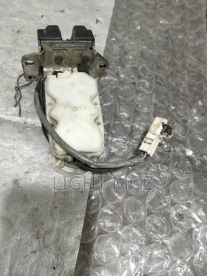 Suzuki Liana Bootlock