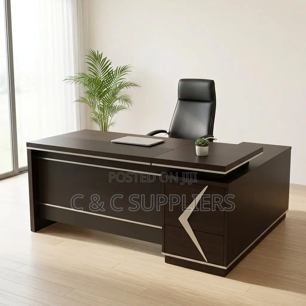 1.8M Manager’s Work/Study Desk
