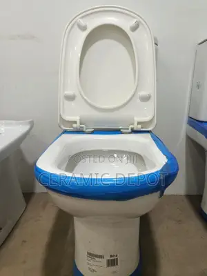 Roca Giralda WC Toilet -With Cistern and Seat Cover