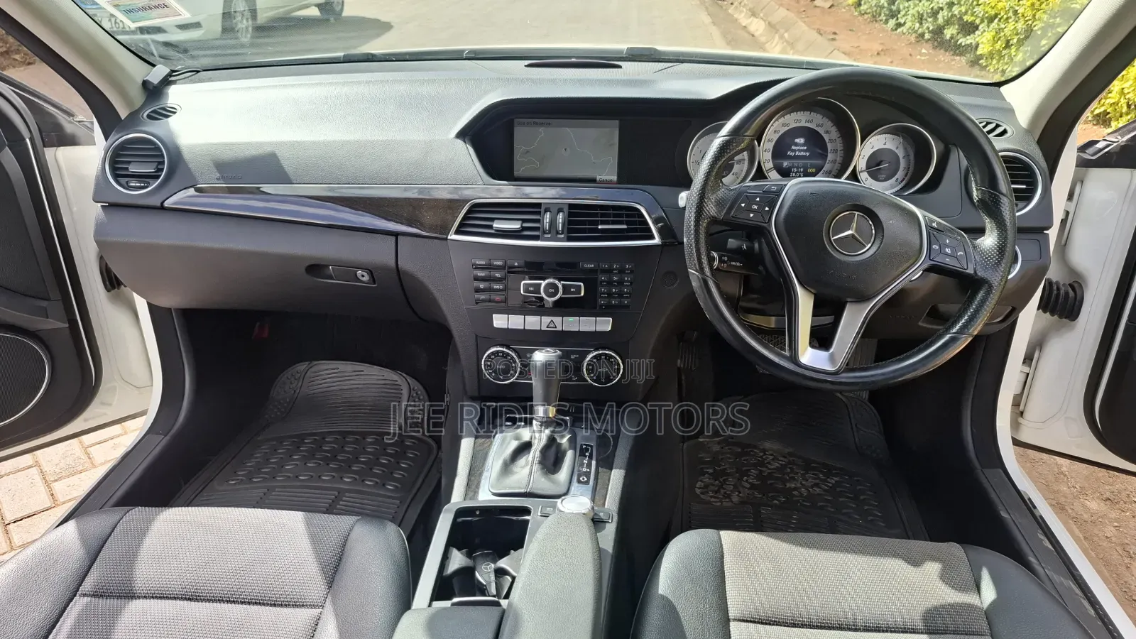 Mercedes-Benz C200 2013 White