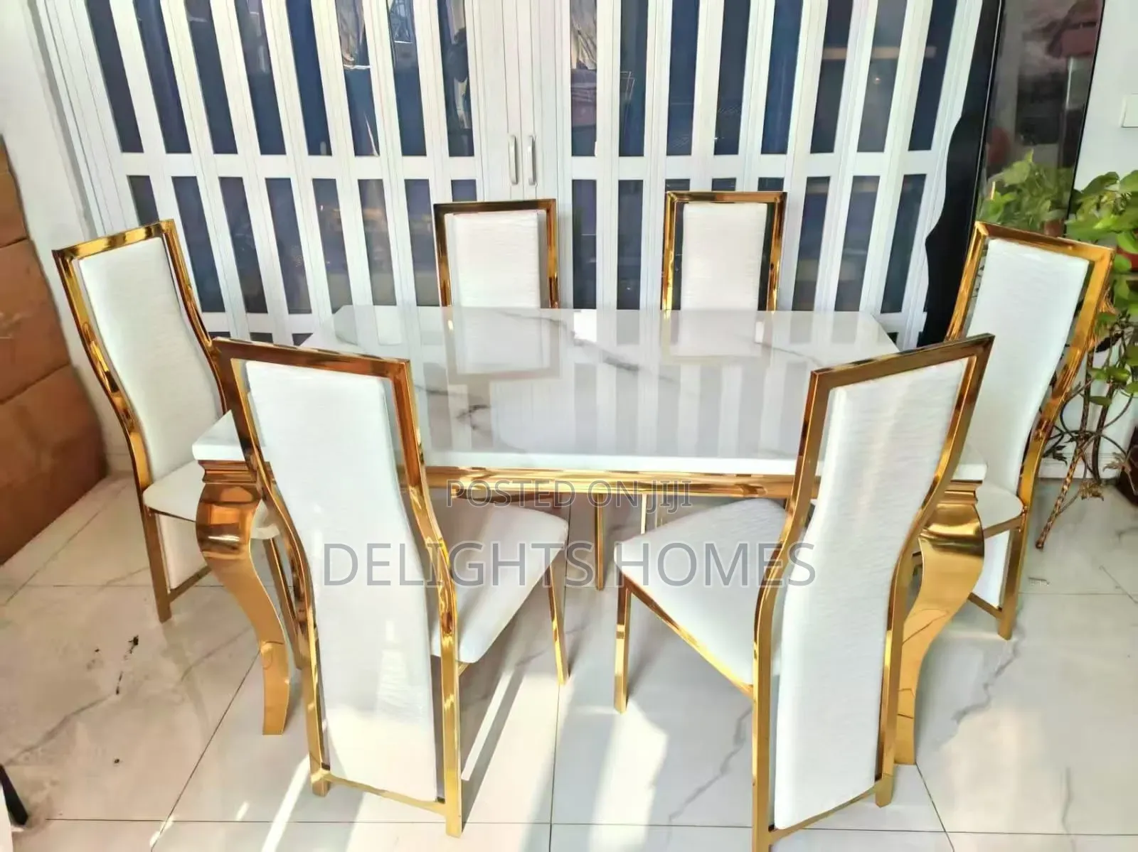 Elegant Dining Table Set