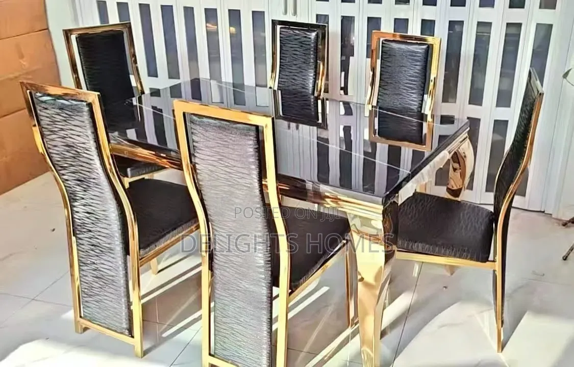Elegant Dining Table Set