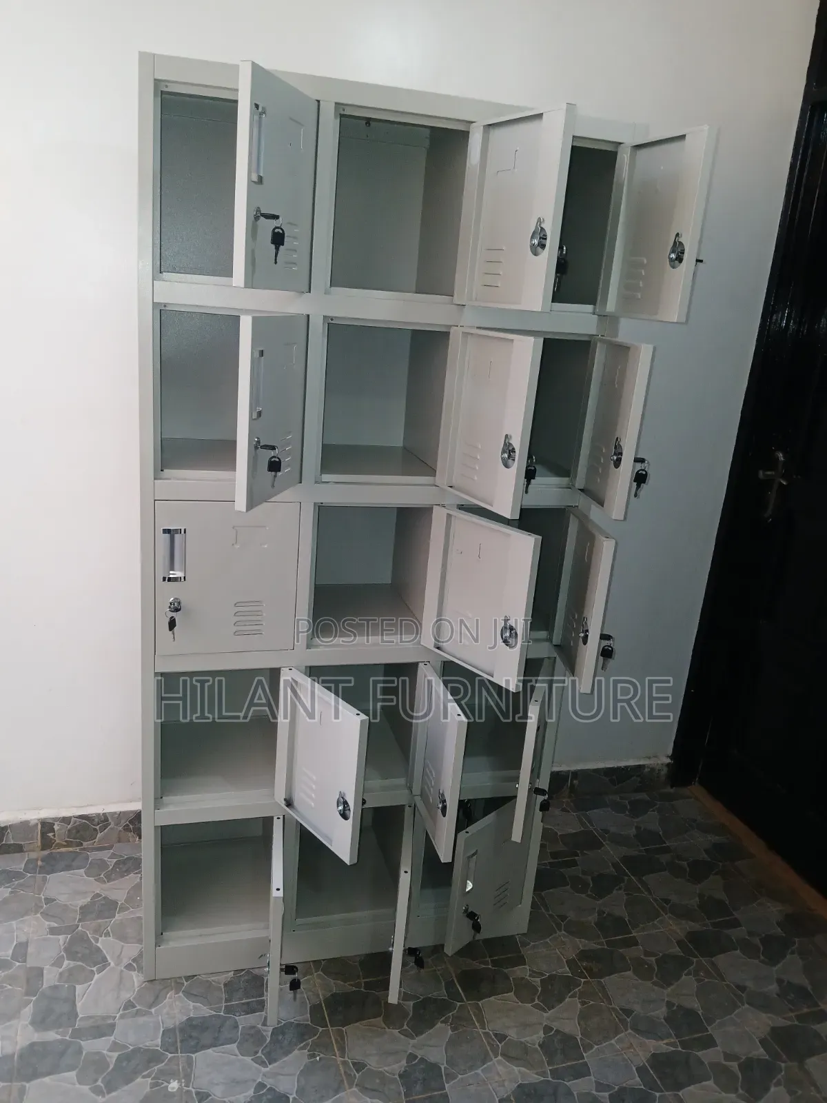 15 Doors Steel Lockable Cabinet