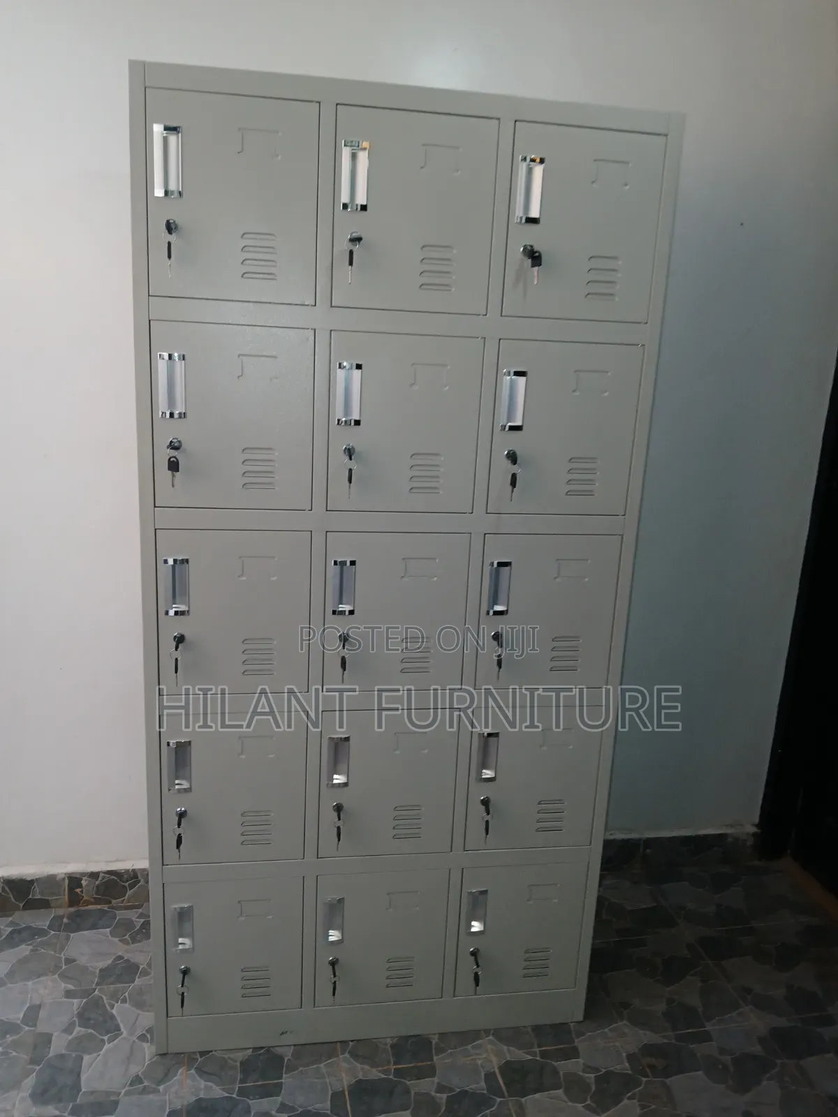 15 Doors Steel Lockable Cabinet